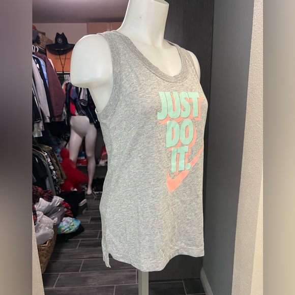 Nike Gray “Just Do It” Workout Tank Top - Picture 3 of 7